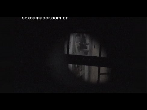 ❤️ Blondie hè videoregistrata in segretu da un voyeur di u quartieru nascostu daretu à i mattoni cavi ️ Video anale à noi ❌